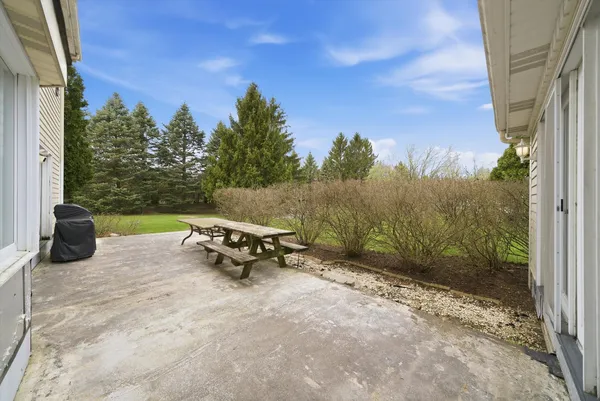 $550,000 | 24 Burning Bush Trail, Crystal Lake, IL 60012