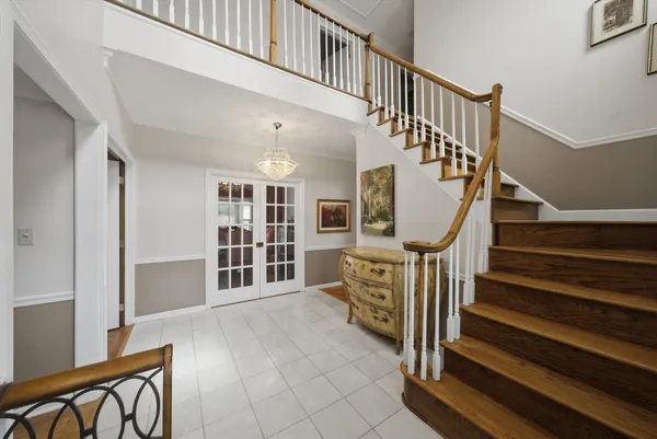 $550,000 | 24 Burning Bush Trail, Crystal Lake, IL 60012