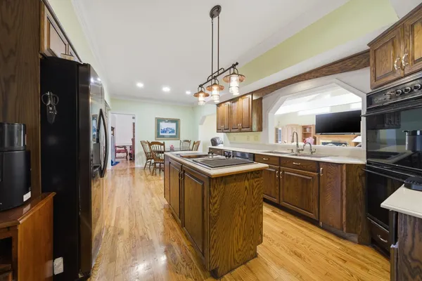 $550,000 | 24 Burning Bush Trail, Crystal Lake, IL 60012