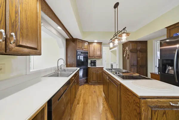 $550,000 | 24 Burning Bush Trail, Crystal Lake, IL 60012