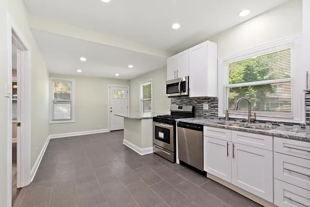 $479,900 | 9400 South Charles Street, Chicago, IL 60643