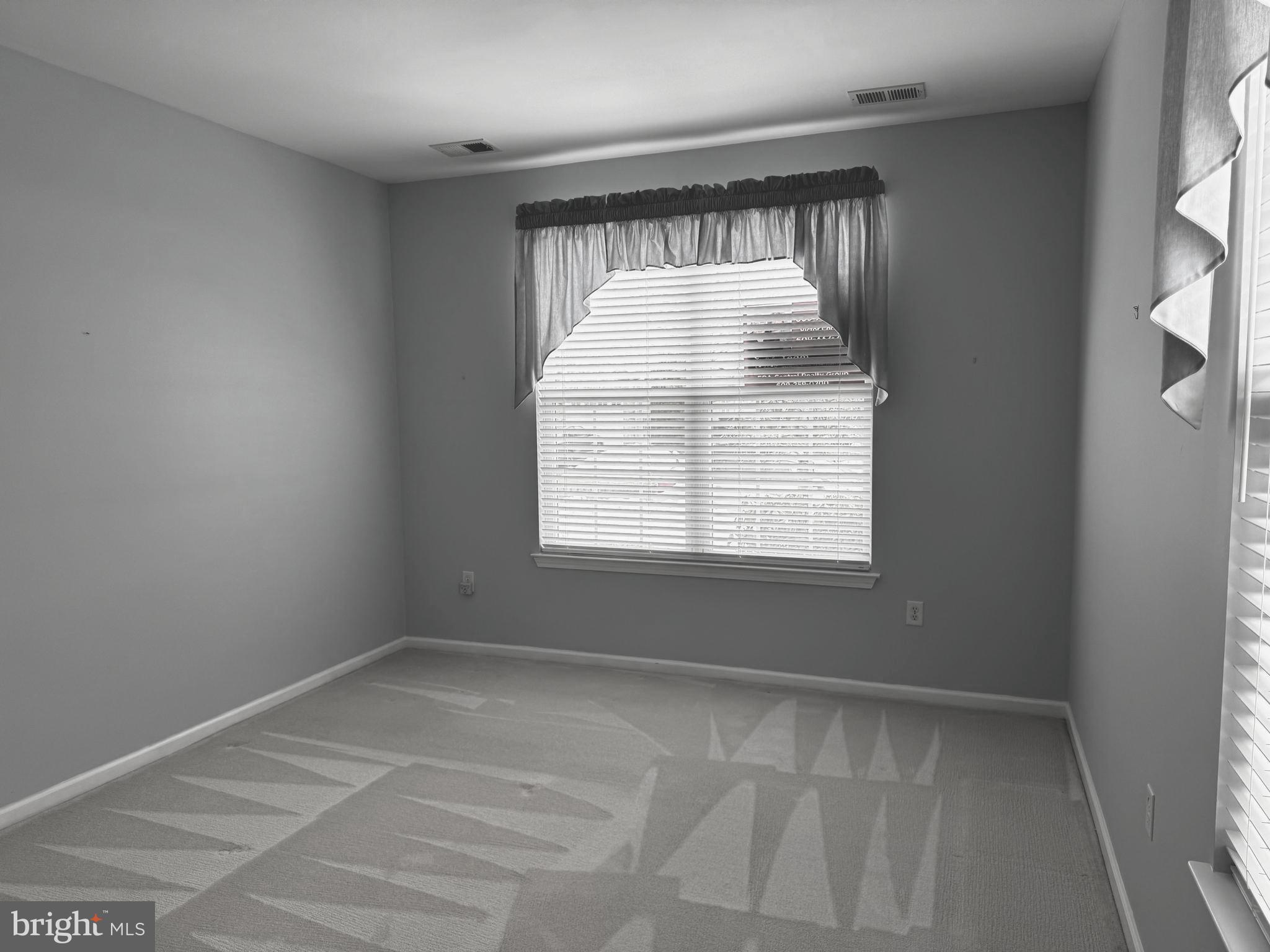 10 Powderhorn Way Allentown, NJ 08501 - Photo 19 of 42 an empty room with a window