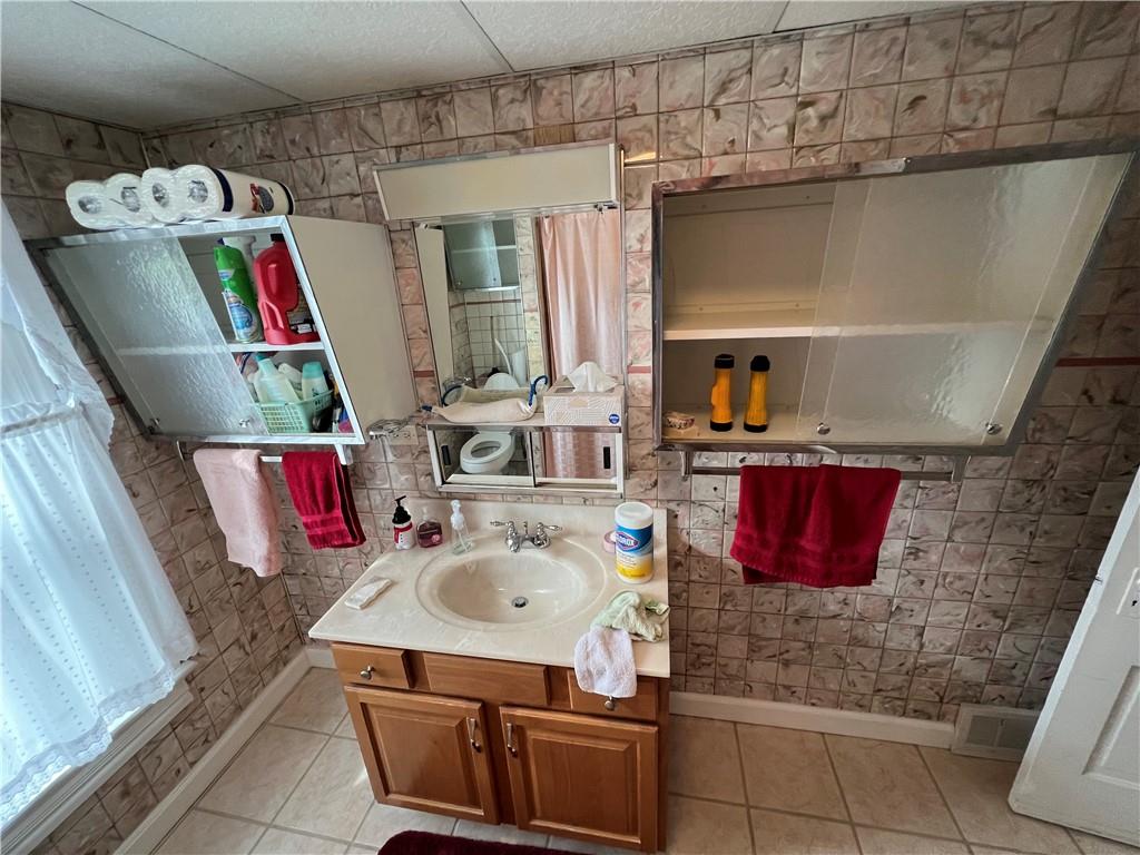 925 Walnut Street Springdale, PA 15144 - Photo 13 of 15 Gallery Image 13