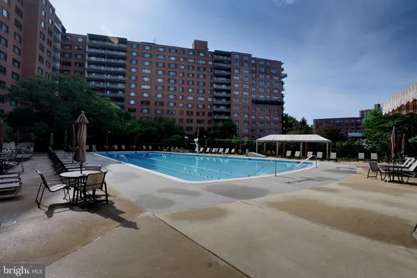 a view of building with outdoor space