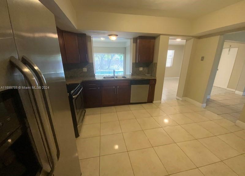 4308 Adams Street Hollywood, FL 33021 - Photo 6 of 21