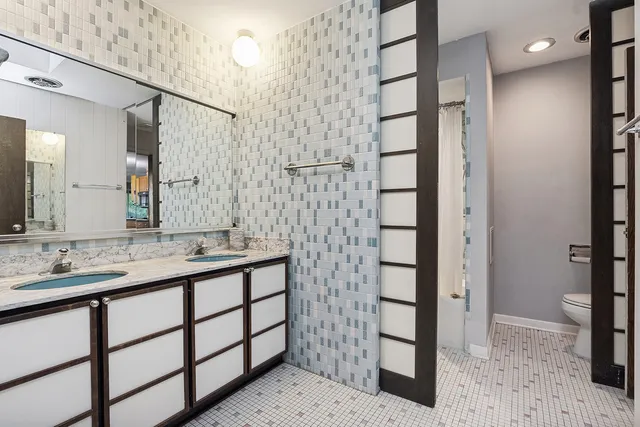 $550,000 | 9317 Kolmar Avenue, Oak Lawn, IL 60453