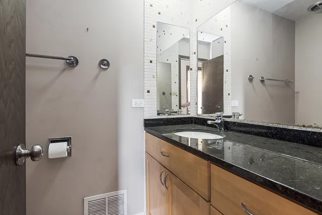 $550,000 | 9317 Kolmar Avenue, Oak Lawn, IL 60453