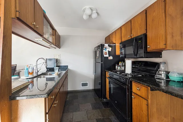 $550,000 | 9317 Kolmar Avenue, Oak Lawn, IL 60453