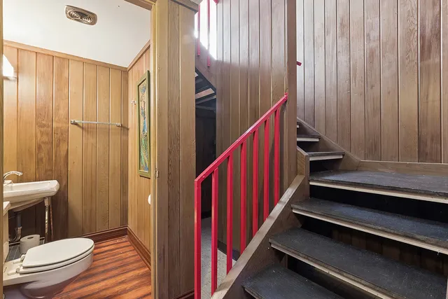 $550,000 | 9317 Kolmar Avenue, Oak Lawn, IL 60453