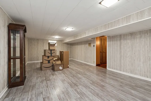 $550,000 | 9317 Kolmar Avenue, Oak Lawn, IL 60453