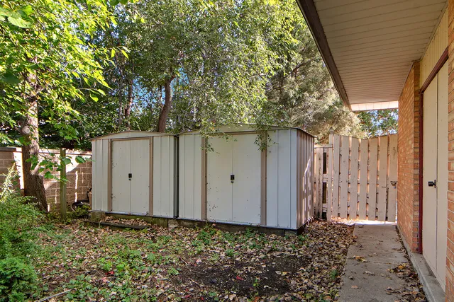 $550,000 | 9317 Kolmar Avenue, Oak Lawn, IL 60453