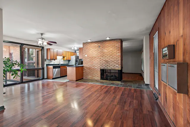 $550,000 | 9317 Kolmar Avenue, Oak Lawn, IL 60453