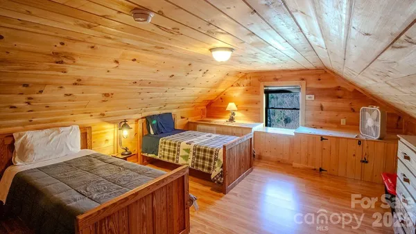 $717,000 | 187 Gardeners Cove, Whittier, NC 28789