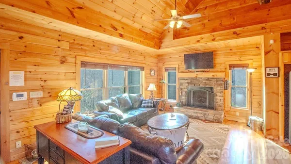 $717,000 | 187 Gardeners Cove, Whittier, NC 28789