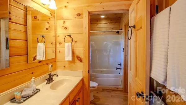 $717,000 | 187 Gardeners Cove, Whittier, NC 28789