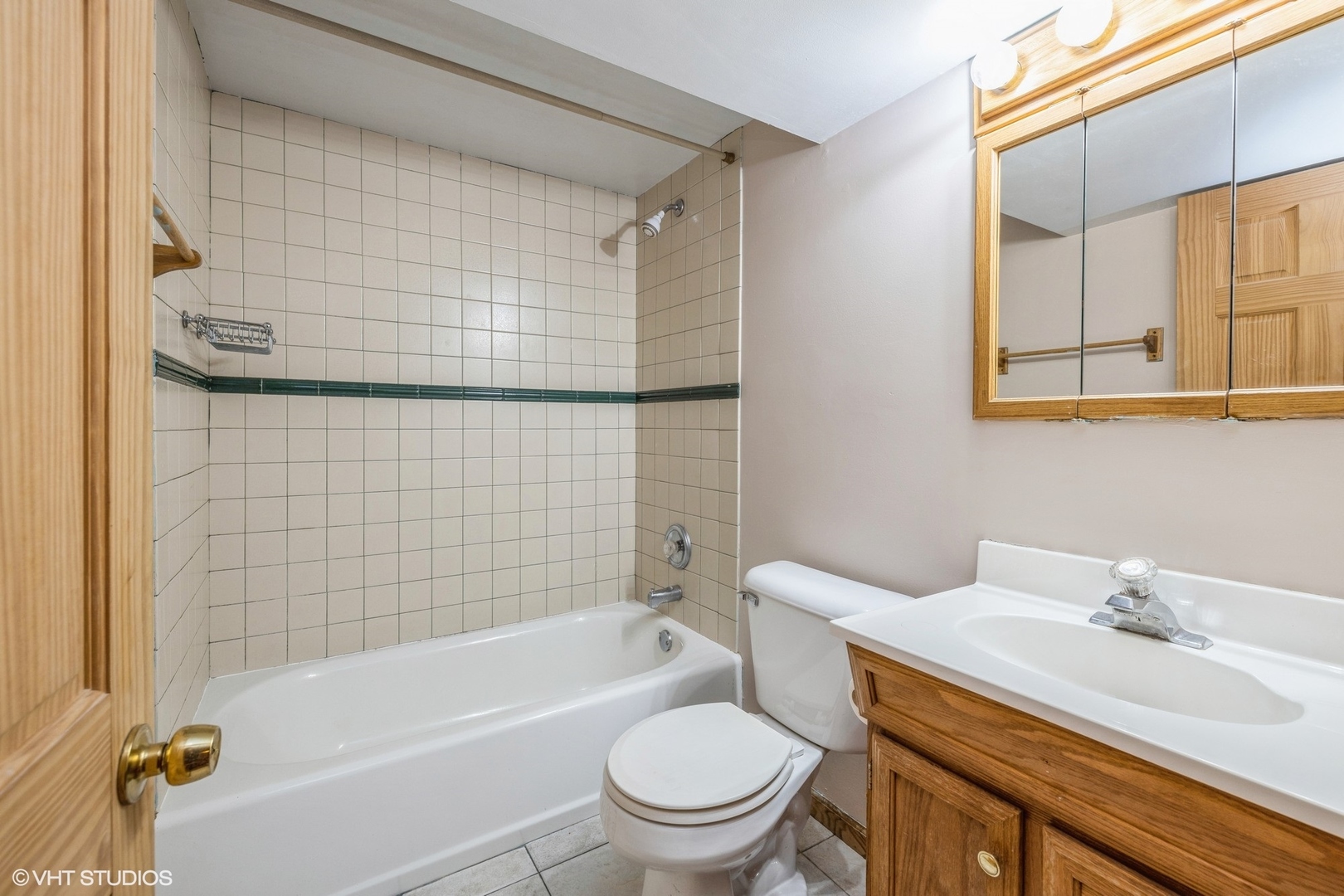 2426 Lathrop Avenue North Riverside, IL 60546 - Photo 11 of 12 a bathroom with a sink toilet and shower