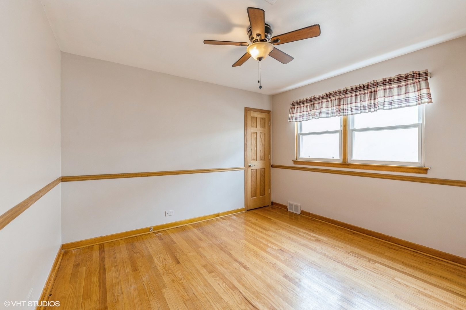 2426 Lathrop Avenue North Riverside, IL 60546 - Photo 6 of 12 a view of an empty room with a window