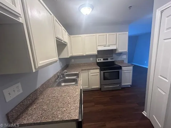 $975 | 517 West Market Street, Unit K, Graham, NC 27253