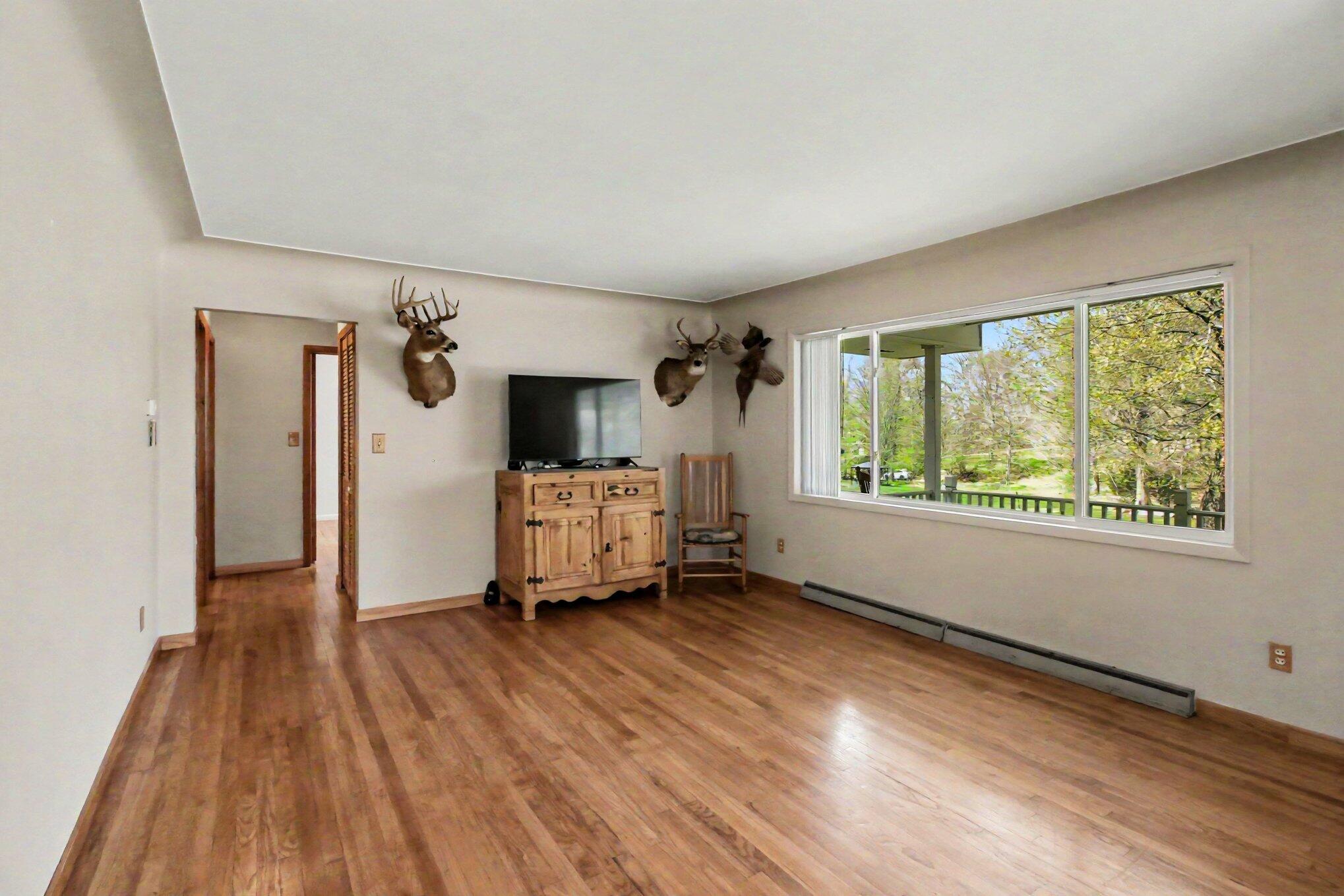 2730 Bullard Road Hartland, MI 48353 - Photo 11 of 29 008_file_5082