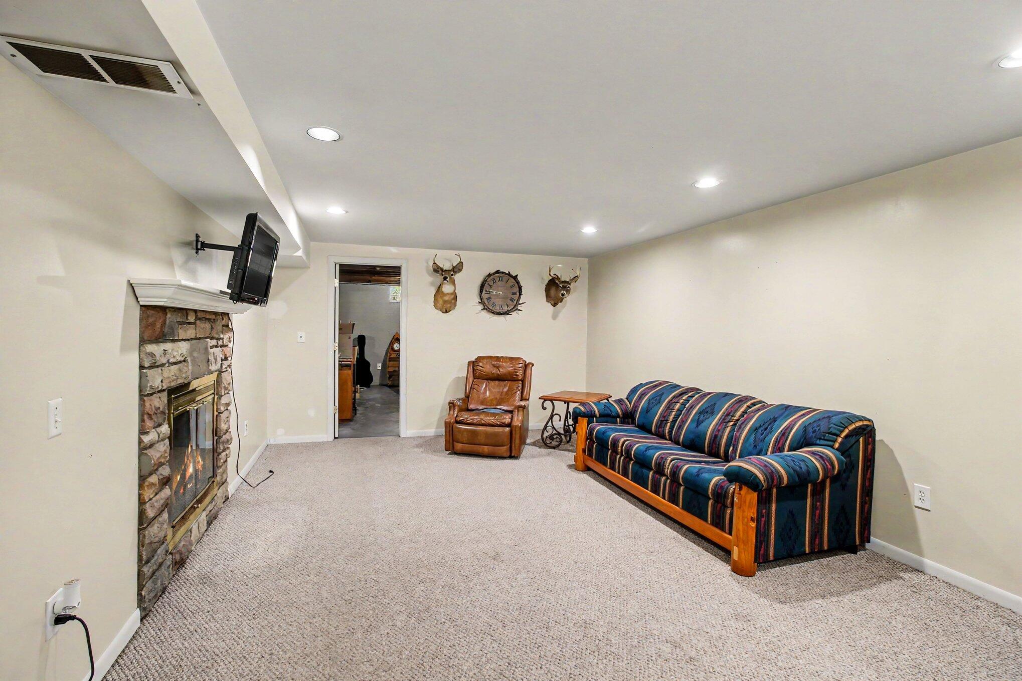 2730 Bullard Road Hartland, MI 48353 - Photo 20 of 29 019_file_9977
