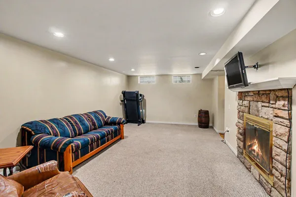 $314,900 | 2730 Bullard Road, Hartland, MI 48353