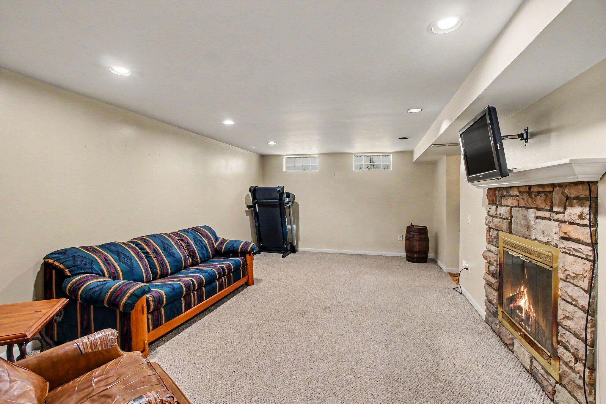 2730 Bullard Road Hartland, MI 48353 - Photo 21 of 29 018_file_3087