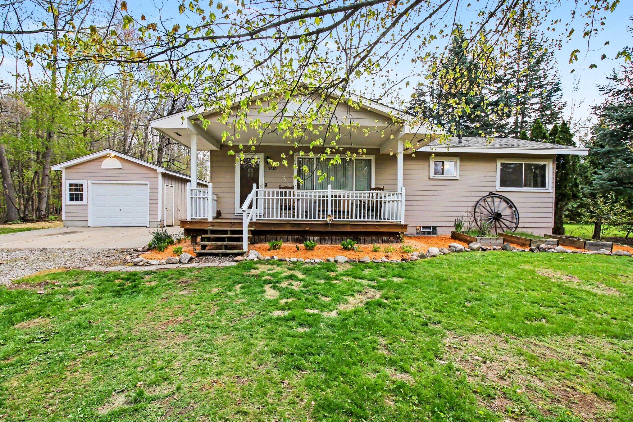 2730 Bullard Road Hartland, MI 48353 - Photo 3 of 29 007_file_6239