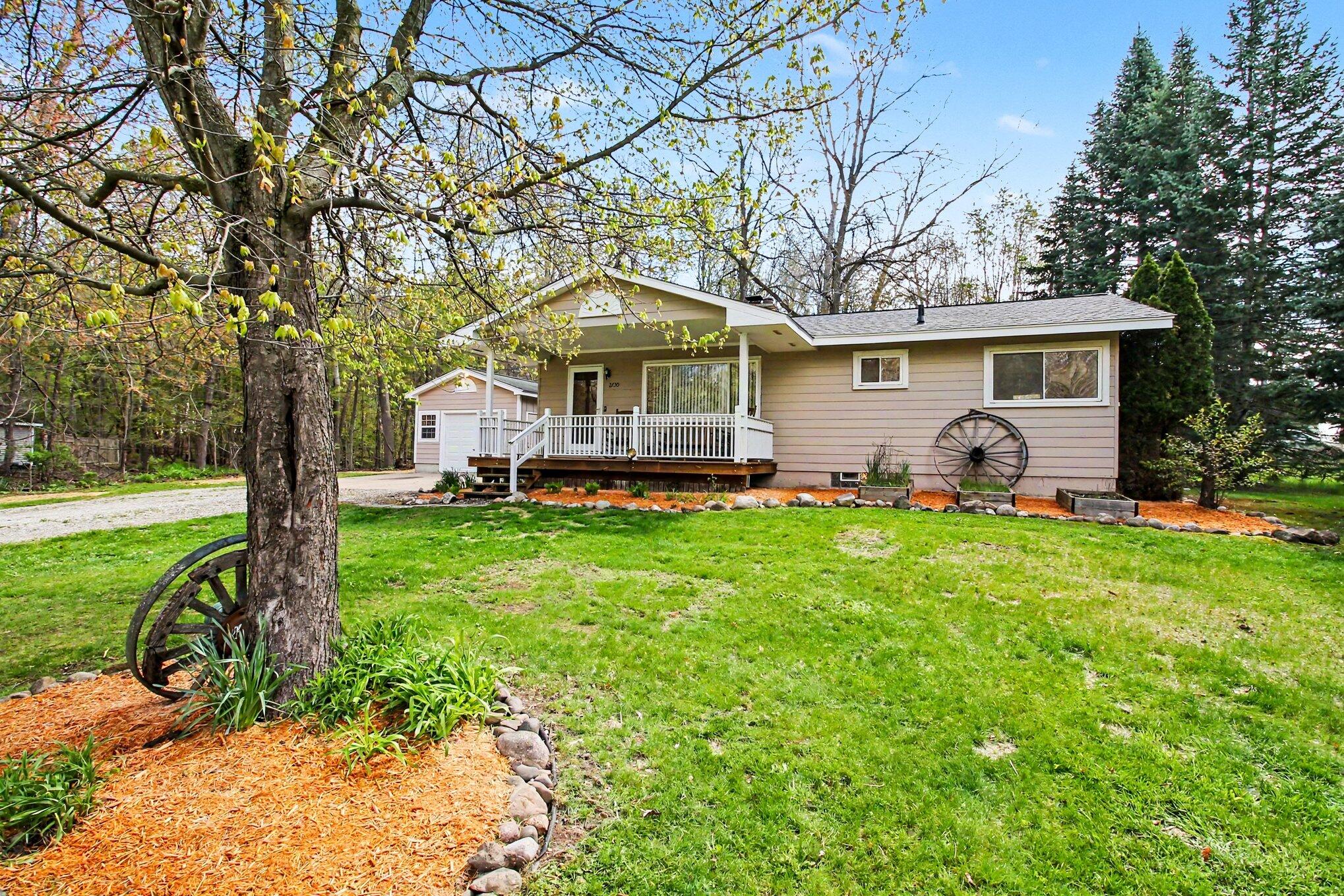 2730 Bullard Road Hartland, MI 48353 - Photo 5 of 29 004_file_8100