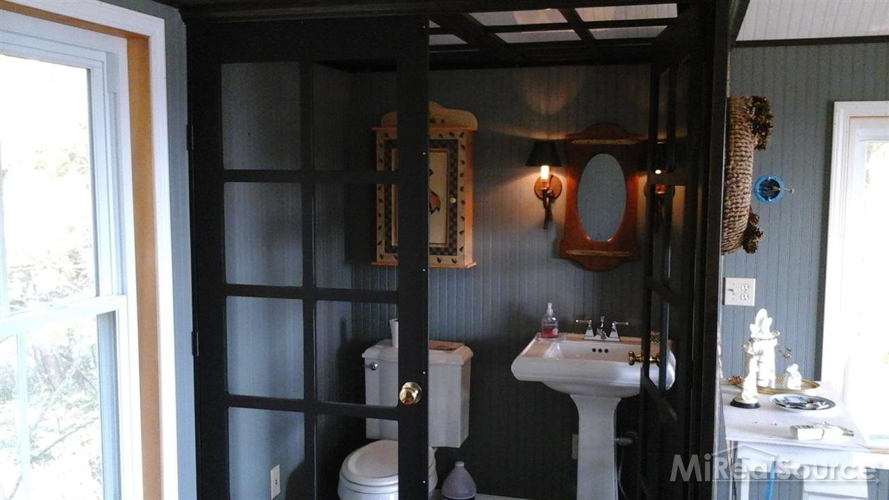8395 Babcock Road Jeddo, MI 48032 - Photo 6 of 12 31221407-5.JPG