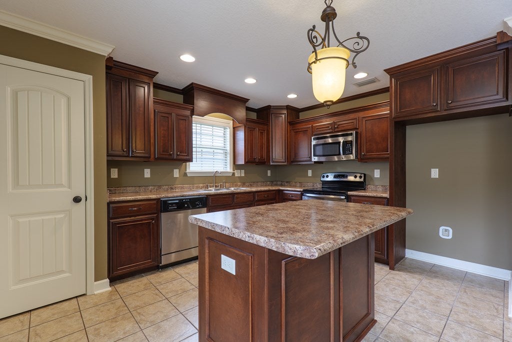4130 Cottage Heights Road Hahira, GA 31632 - Photo 7 of 21 Gallery Image 7