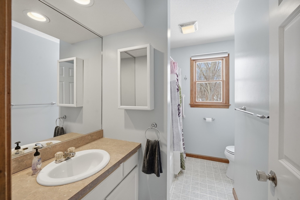 66 Penrose Street West Springfield, MA 01089 - Photo 13 of 31