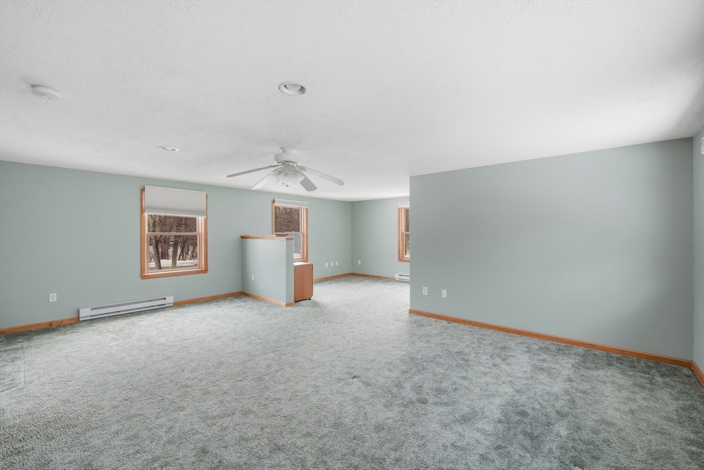 66 Penrose Street West Springfield, MA 01089 - Photo 17 of 31