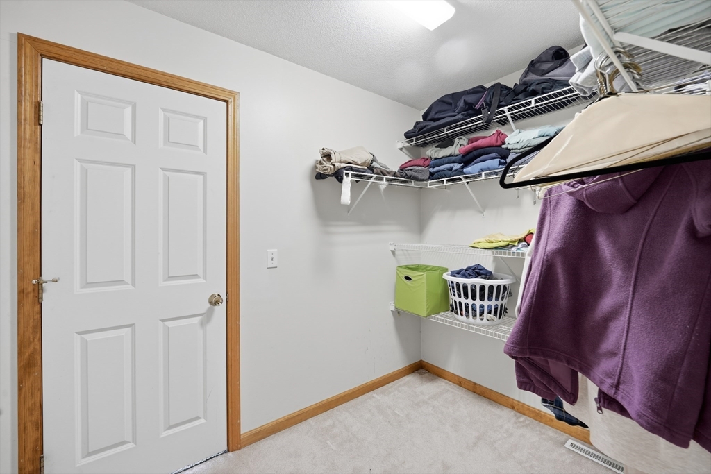 66 Penrose Street West Springfield, MA 01089 - Photo 19 of 31