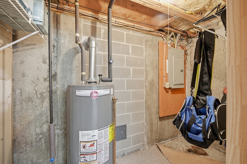 66 Penrose Street West Springfield, MA 01089 - Photo 21 of 31