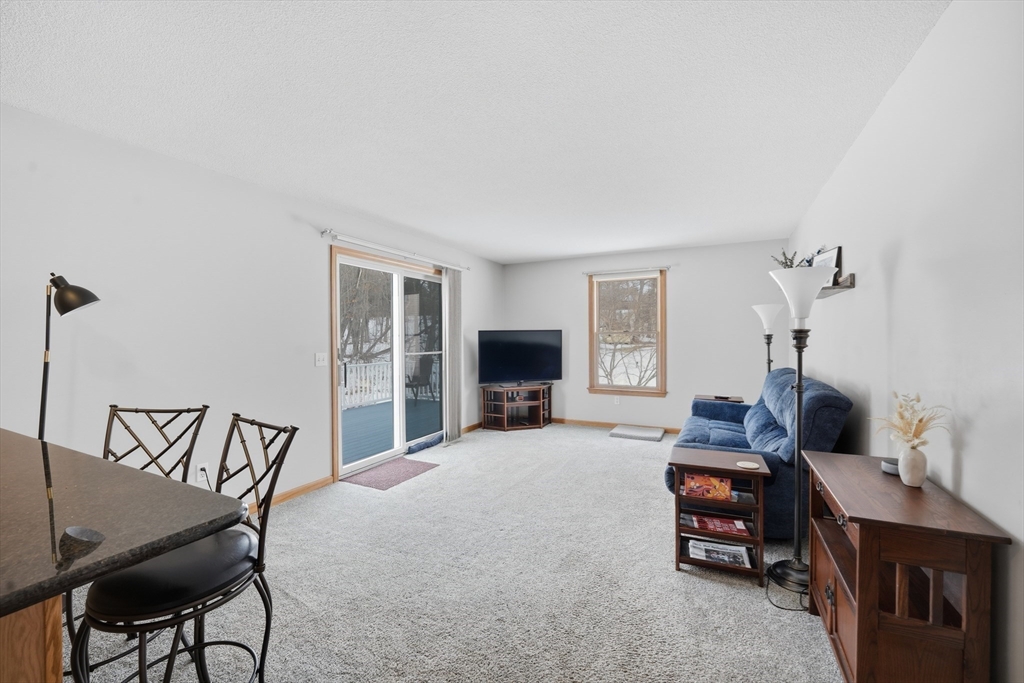 66 Penrose Street West Springfield, MA 01089 - Photo 5 of 31