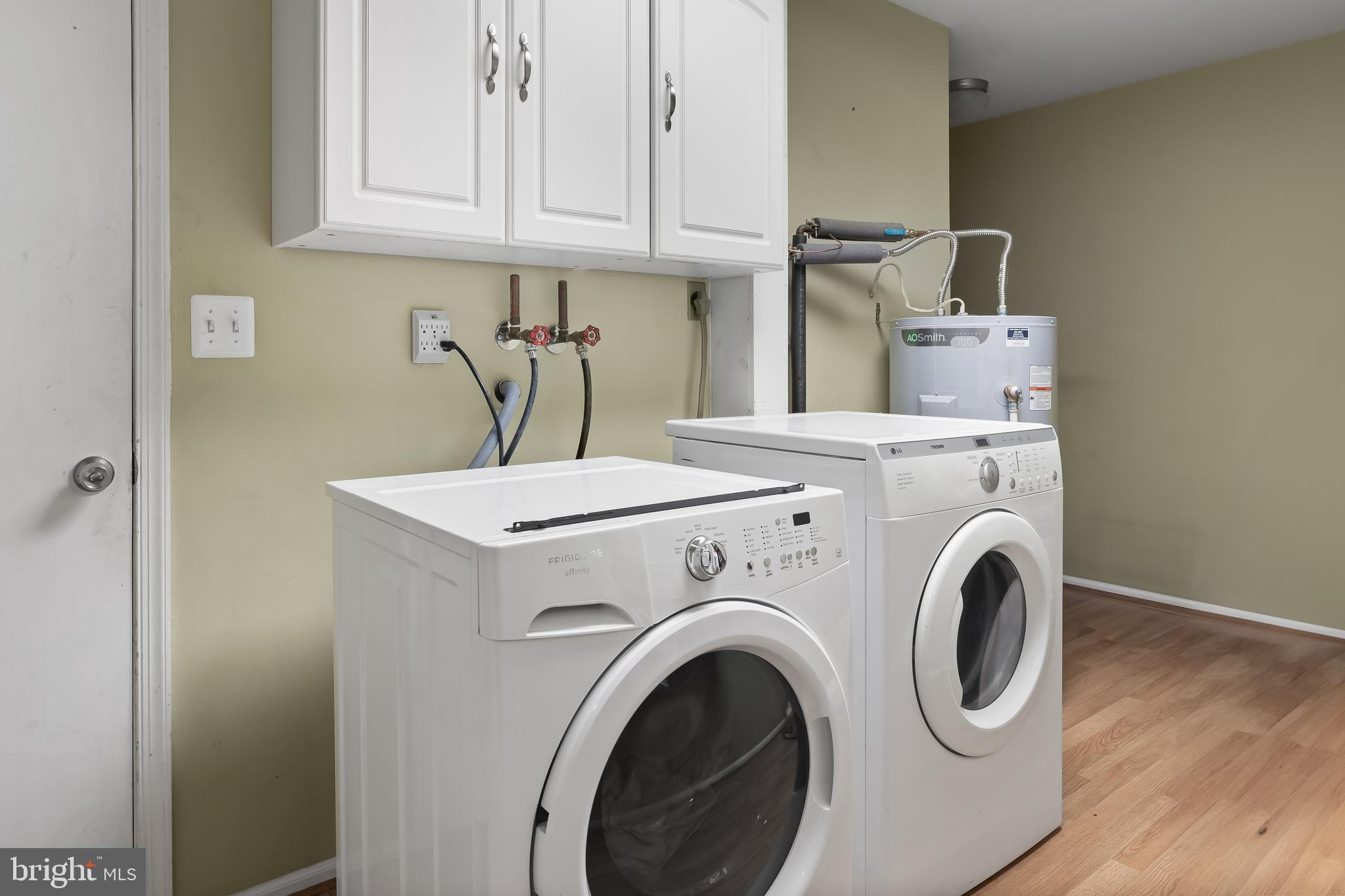 19 Draco Drive Sewell, NJ 08080 - Photo 18 of 34 a utility room with dryer and washer