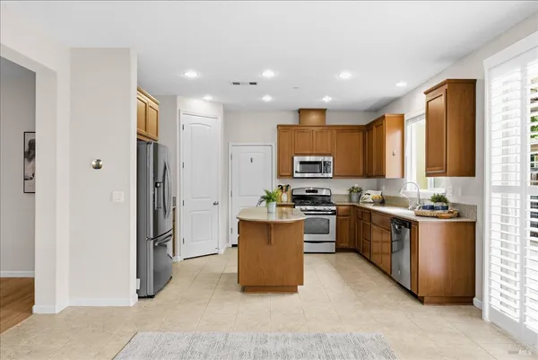 $635,000 | 621 Del Mar Circle, Vacaville, CA 95688