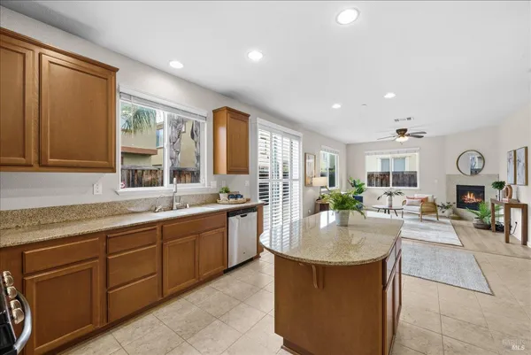 $635,000 | 621 Del Mar Circle, Vacaville, CA 95688