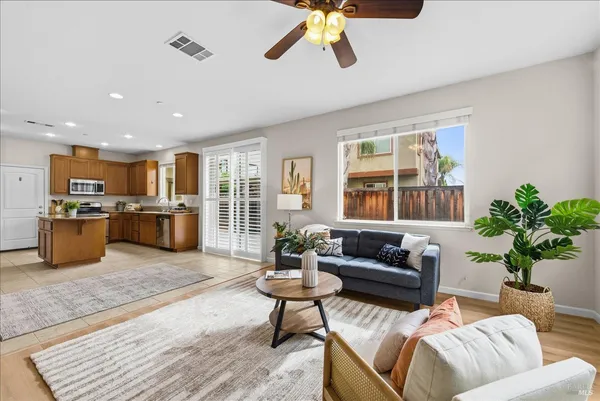 $635,000 | 621 Del Mar Circle, Vacaville, CA 95688