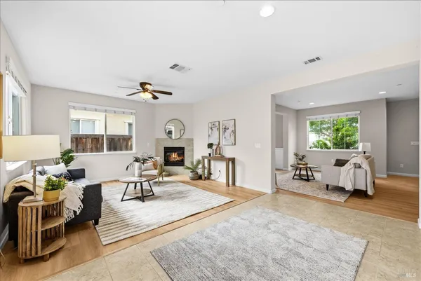 $635,000 | 621 Del Mar Circle, Vacaville, CA 95688