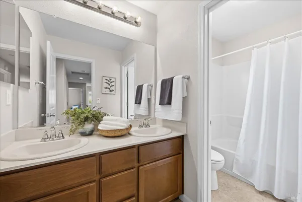 $635,000 | 621 Del Mar Circle, Vacaville, CA 95688