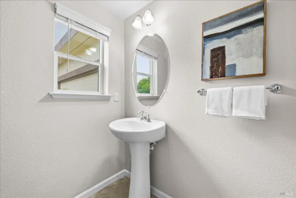 $635,000 | 621 Del Mar Circle, Vacaville, CA 95688