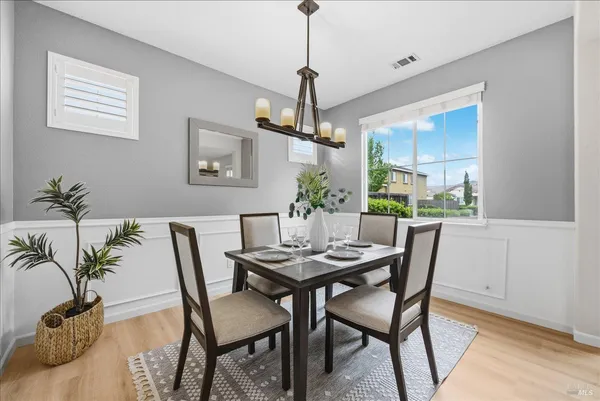 $635,000 | 621 Del Mar Circle, Vacaville, CA 95688