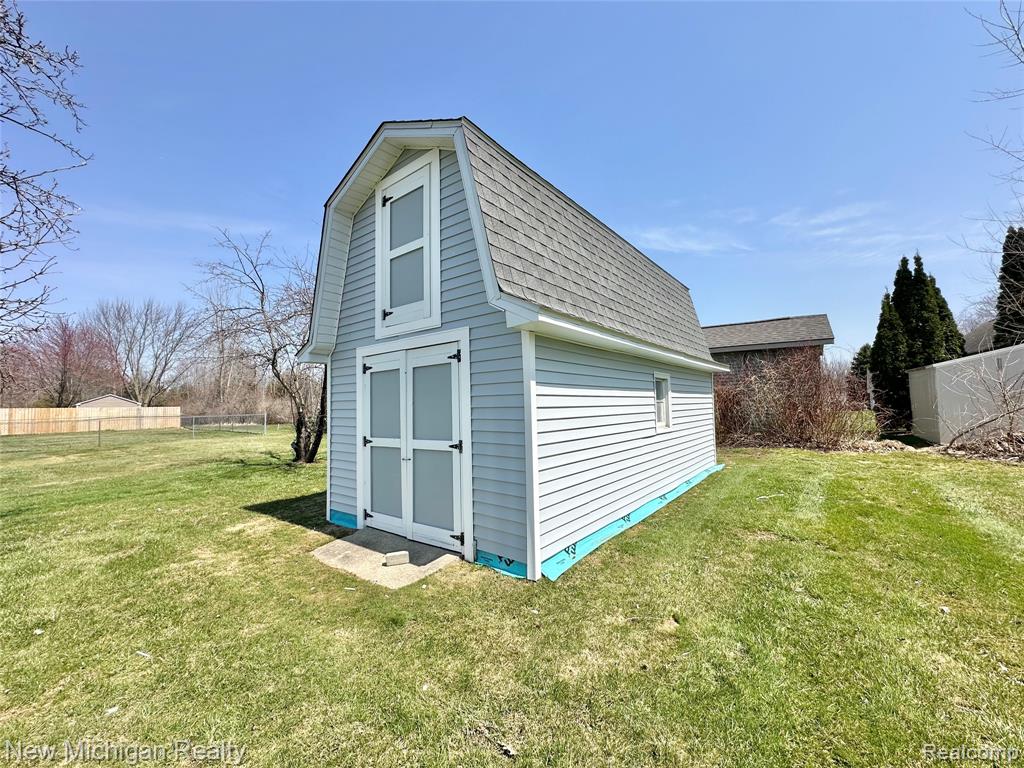12293 Torrey Road Fenton, MI 48430 - Photo 39 of 40 Gallery Image 39