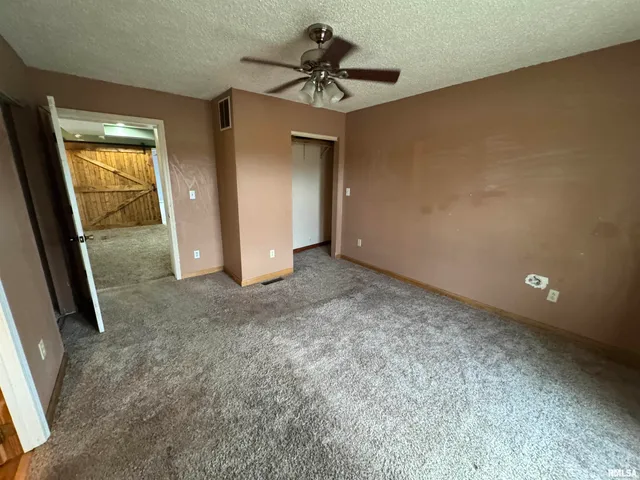 $130,000 | 23392 North Il Highway, Dix, IL 62830