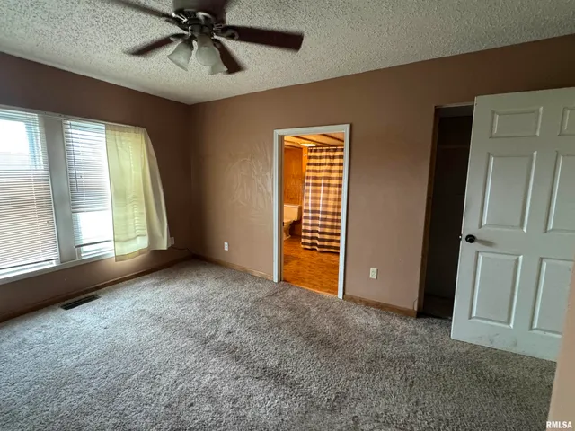 $130,000 | 23392 North Il Highway, Dix, IL 62830