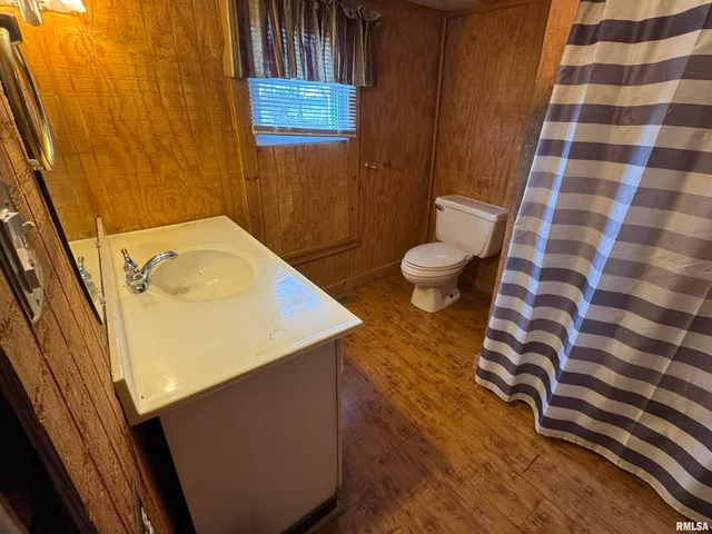 $130,000 | 23392 North Il Highway, Dix, IL 62830