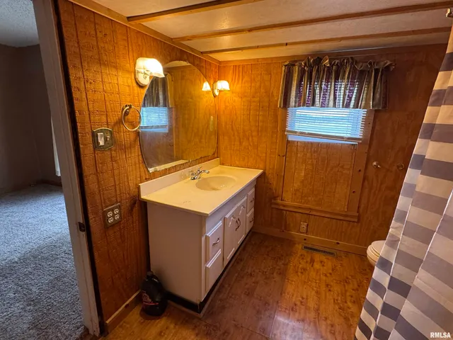 $130,000 | 23392 North Il Highway, Dix, IL 62830