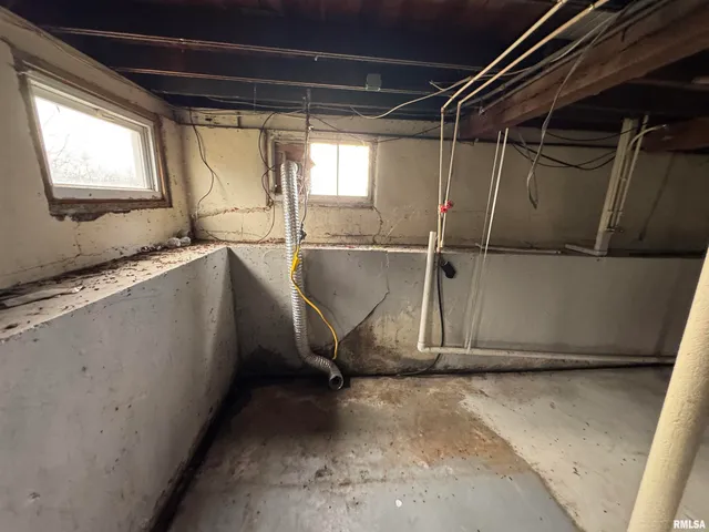 $130,000 | 23392 North Il Highway, Dix, IL 62830