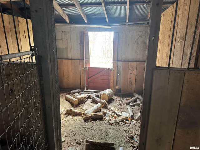 $130,000 | 23392 North Il Highway, Dix, IL 62830